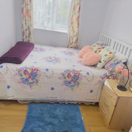 Sweet Home In Heart Of Barking Баркинг Экстерьер фото