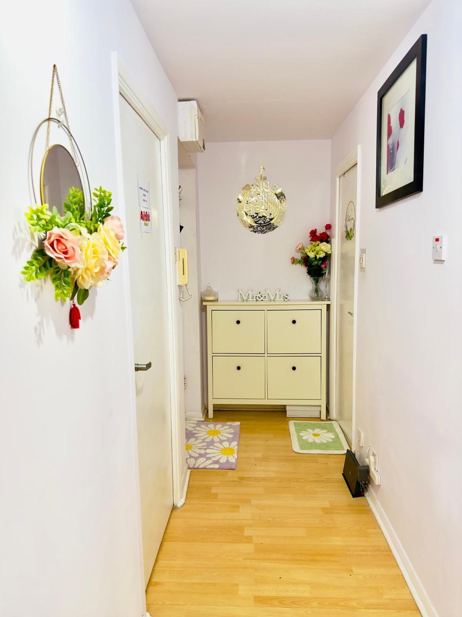 Sweet Home In Heart Of Barking Баркинг Экстерьер фото